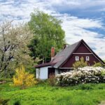 découvrez le concept de 'garden path', une expression utilisée en linguistique pour désigner des phrases trompeuses qui mènent le lecteur à une interprétation incorrecte avant de révéler le sens correct. apprenez comment ces constructions peuvent influencer la compréhension et la communication.